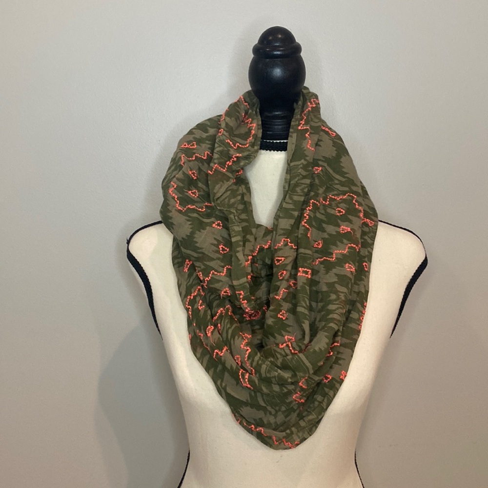 AEO infinity scarf camo neon mixed media fall cozy